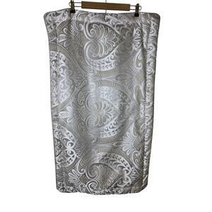 J QUEEN NEW YORK La Scala Silver White Floral KING Pillow Shams Set of 2